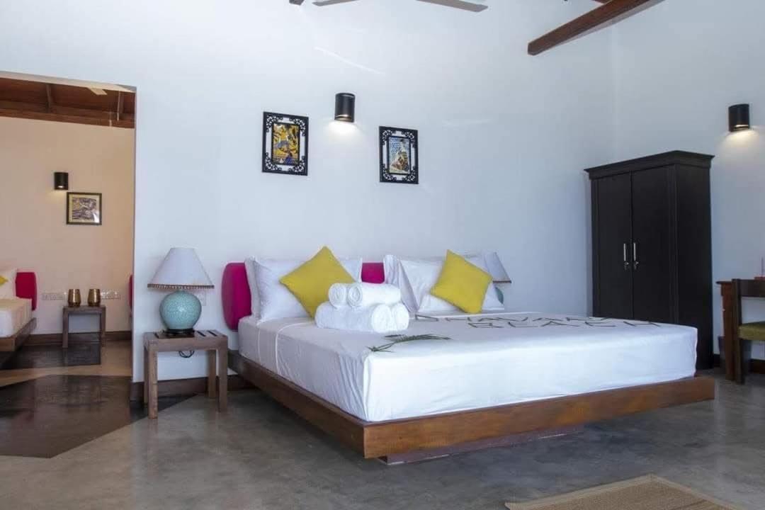 Shavara Beach Ахангама Екстериор снимка